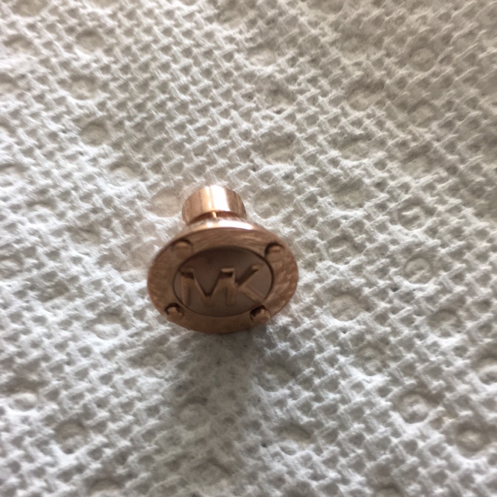 MK earring - Picture 3 of 4
